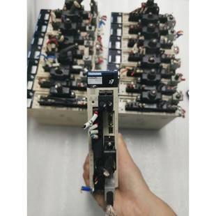 安川驅(qū)動器SGD7S 成色如議價產(chǎn)品 拆機 1R6A10A002