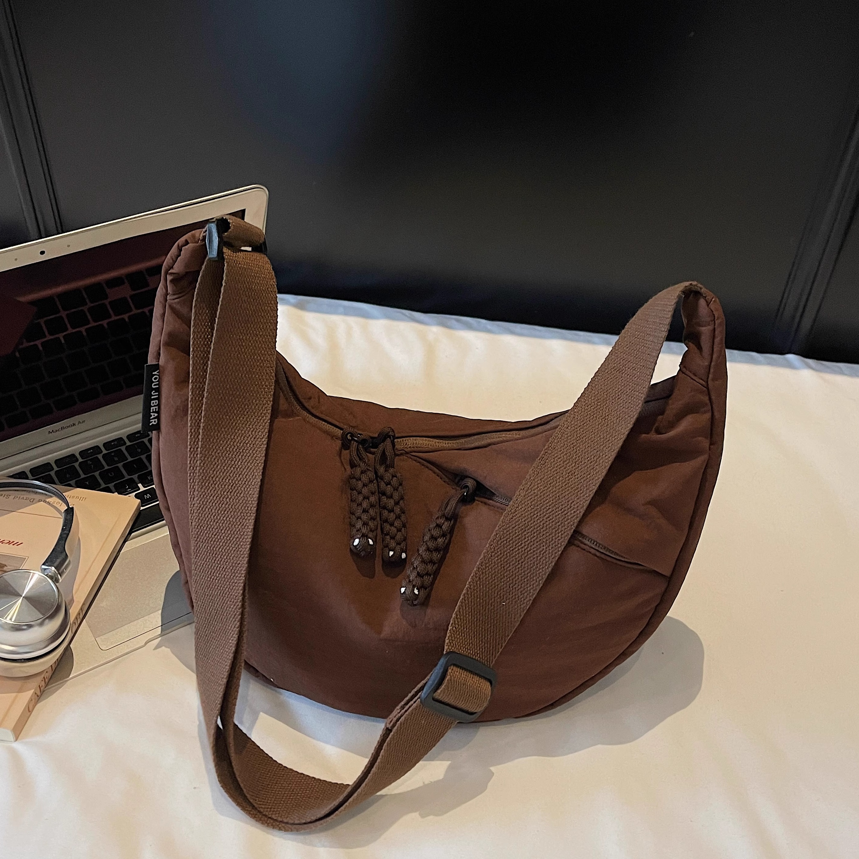 休闲大容量轻便饺子包单肩斜挎包