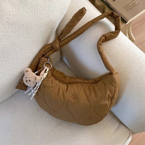 秋冬百搭刺绣饺子包女单肩斜挎包