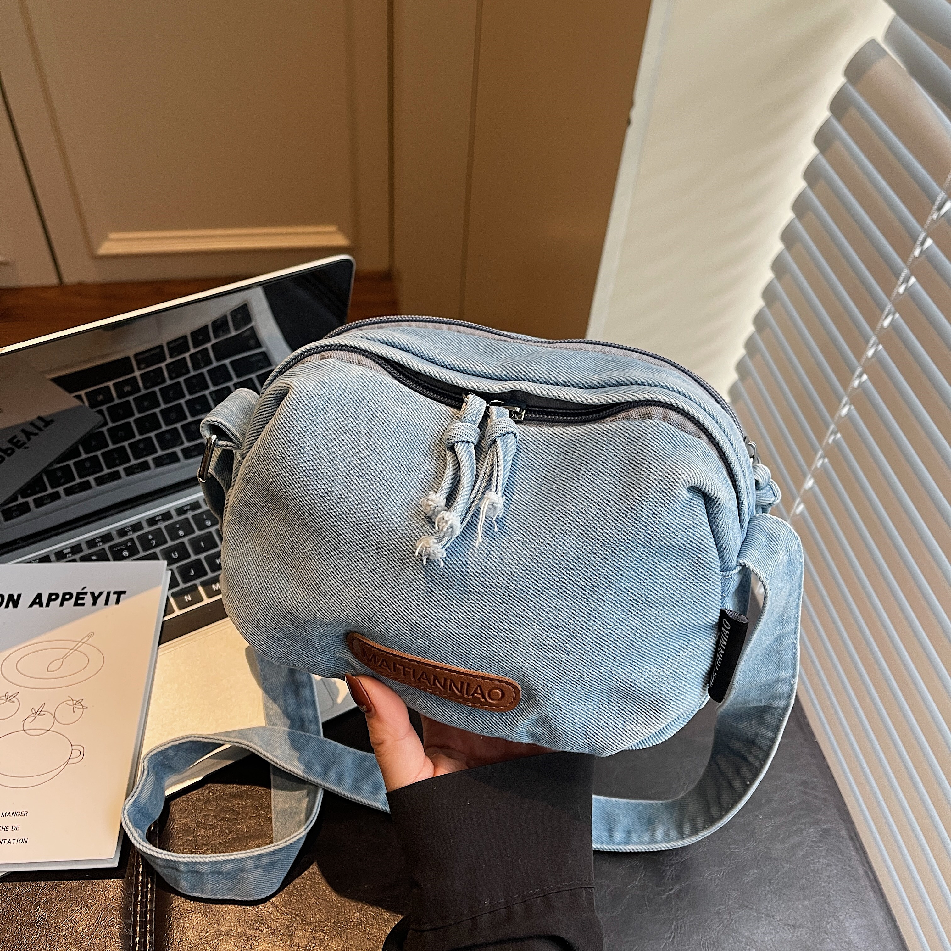 牛仔布简约斜挎小包包女新款潮百搭手机包时尚复古小众通勤单肩包,箱包皮具/热销女包/男包,时尚帆布包,淘宝优惠券,粉丝福利购,淘宝优惠卷