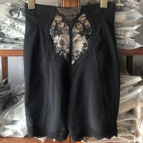 中脉laca收腹提臀黑色短款塑裤