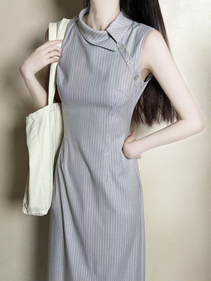 芷汀「祝余」新中式港工国风条纹日常改良旗袍无袖显瘦长款连衣裙