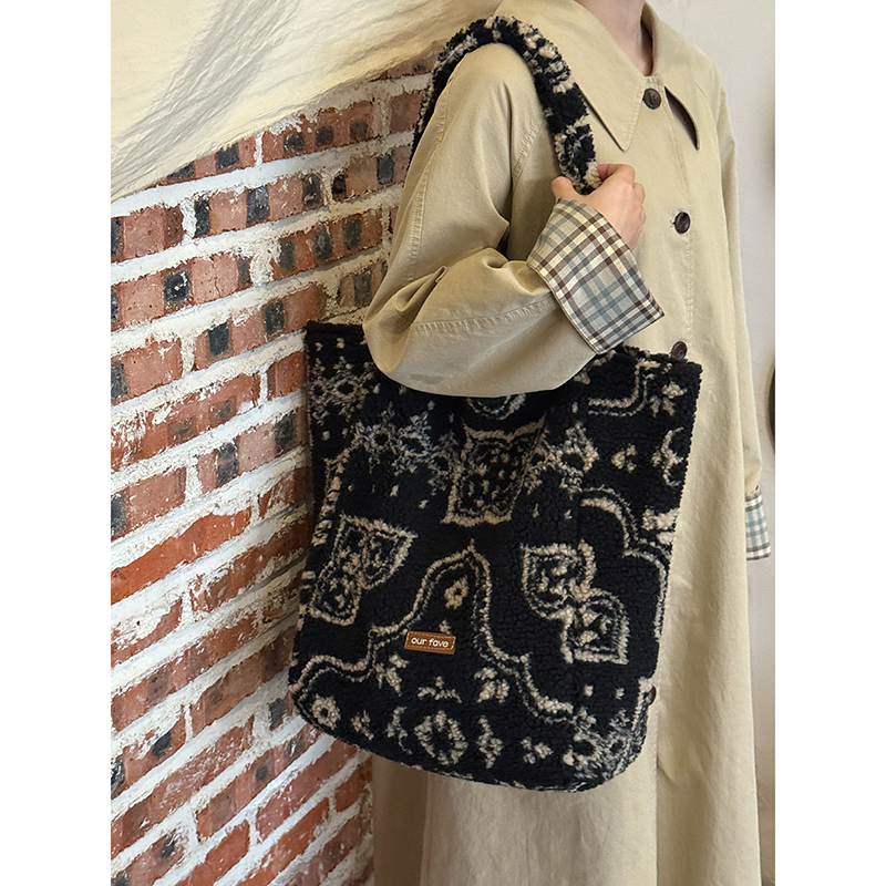 民族风双面背羊羔毛包包秋冬新款大容量复古单肩包通勤手提包