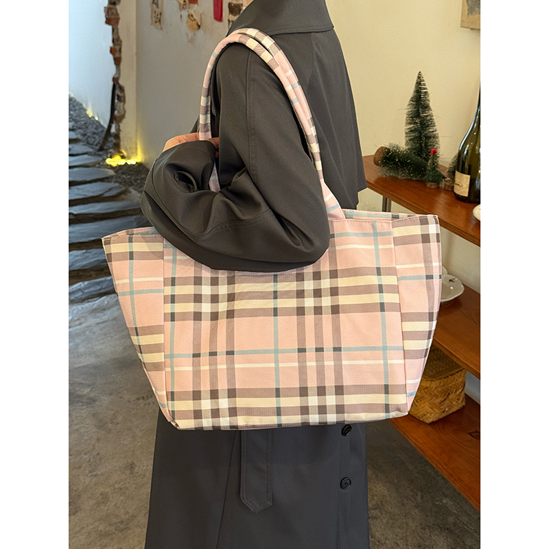 韩系休闲撞色格纹帆布包2025新款大容量单肩包学生上课通勤托特包