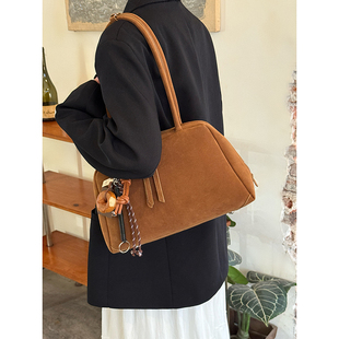 韩系高级感麂皮托特包女2025新款松弛感腋下手提包小众复古单肩包