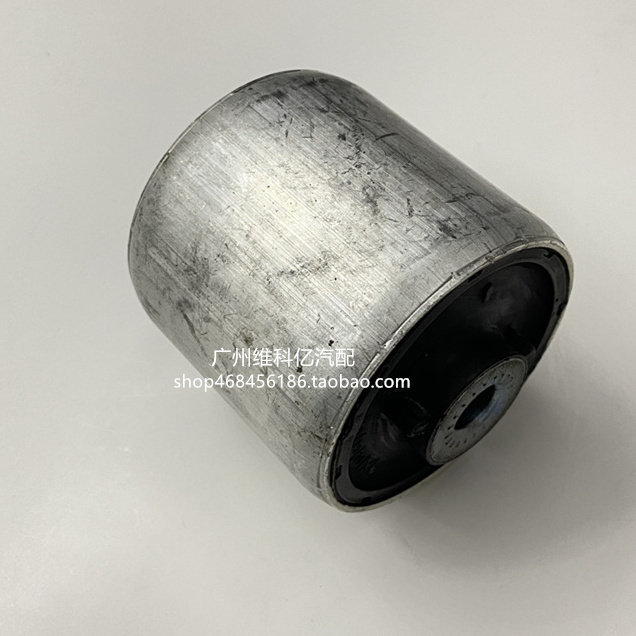 适用宝马G01 G02 G08 X3X4悬挂下摆臂胶套上下控制臂胶套支臂衬套