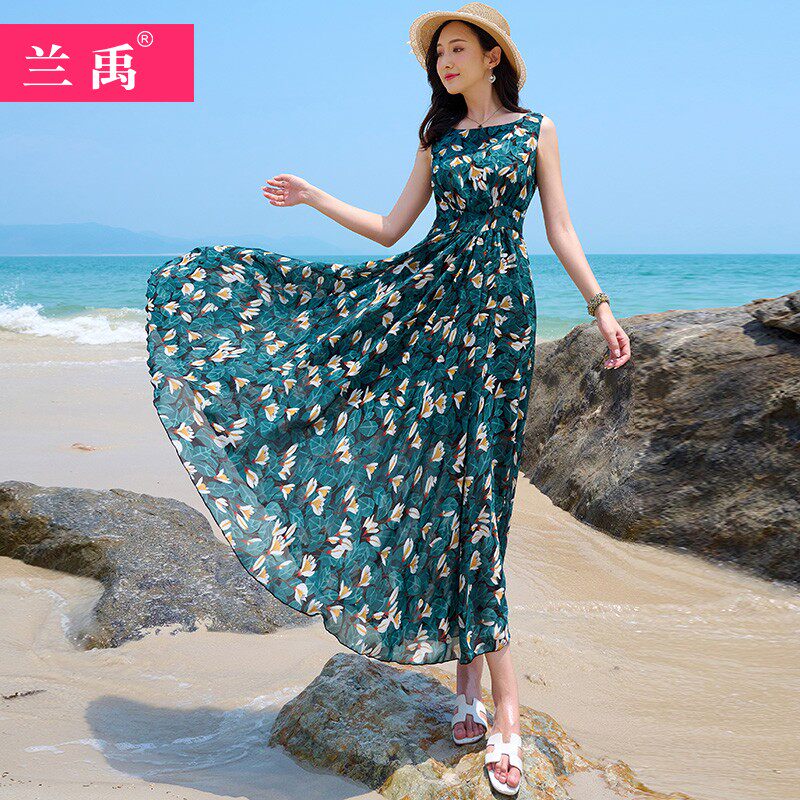 绿色碎花连衣裙女夏2024新款显瘦大摆气质时尚减龄波西米亚长裙