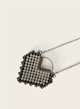 2025超可爱完美搭配Lo裙小众甜美金属色爱心包斜挎手提酷潮炸街