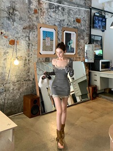 撞色条纹性感露肩挂脖吊带连衣裙女收腰修身A字包臀短裙