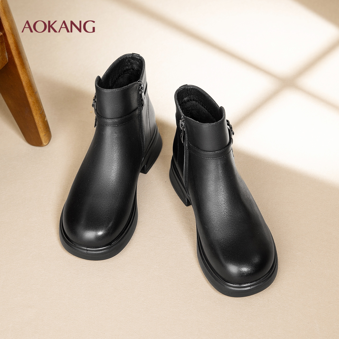 奥康女鞋2025冬季新款真皮软底妈妈鞋粗跟防滑短靴女加绒保暖棉鞋