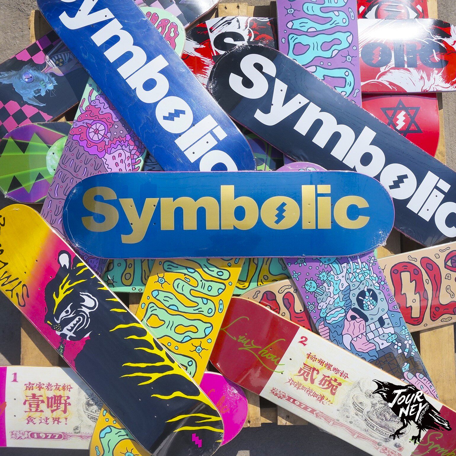 SYMBOLIC滑板板面四轮动作