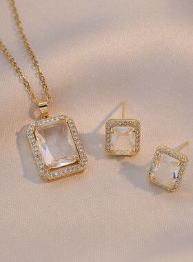 项链女网红方形锆石几何小众时尚新款设计感吊坠气质套装钛钢项链