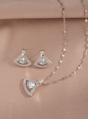 项链女 网红小裙子锆石小众新款设计感吊坠气质耳环套装钛钢项链