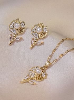 项链女网红玫瑰花珍珠锆石小众时尚新款设计吊坠气质套装钛钢项链