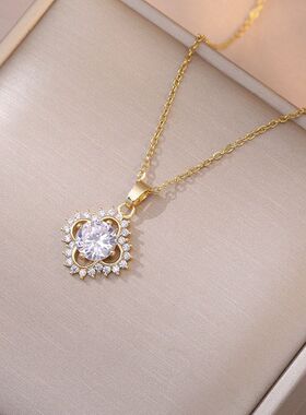 项链女网红四叶锆石花朵小众时尚新款设计感吊坠气质套装钛钢项链