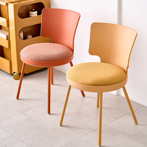 统道北欧加厚塑料靠背软垫餐椅