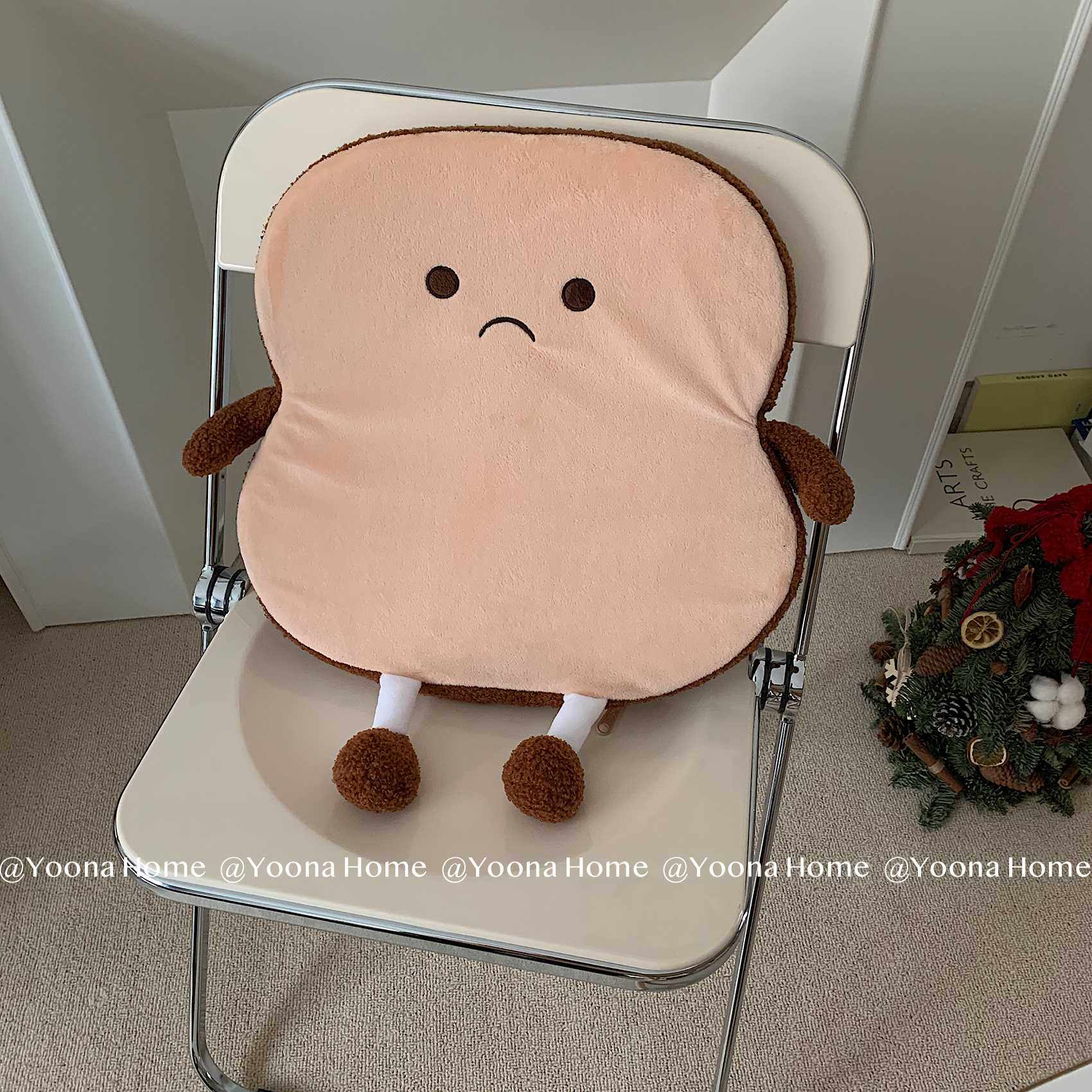 高档yoona 创意可爱卡通吐司海绵坐垫加厚办公室椅垫毛绒靠垫凳子