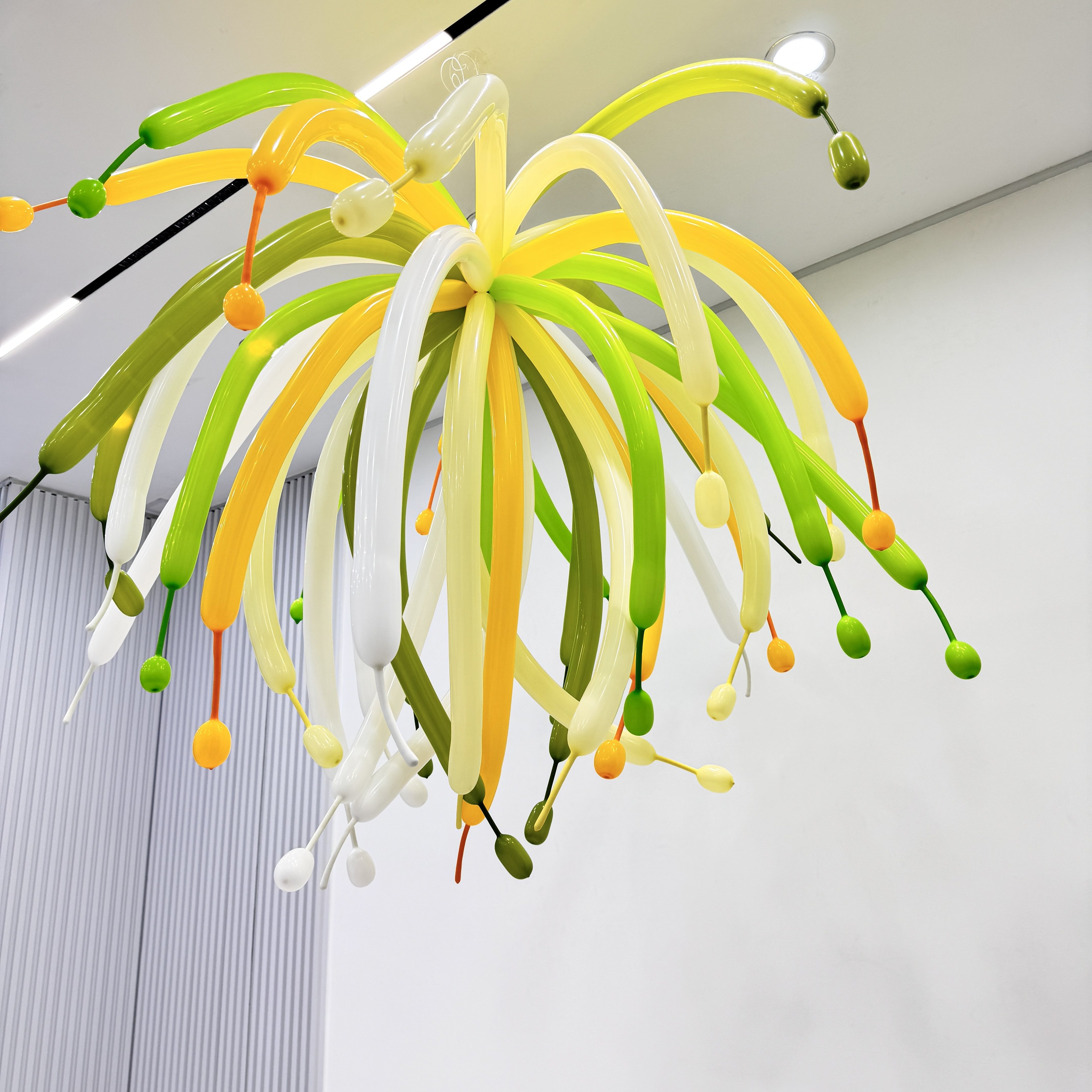 彩色烟花气球儿童宝宝生日宴派对布置商场店铺美陈拍照道具装扮品,节庆用品/礼品,气球,淘宝优惠券,粉丝福利购,淘宝优惠卷