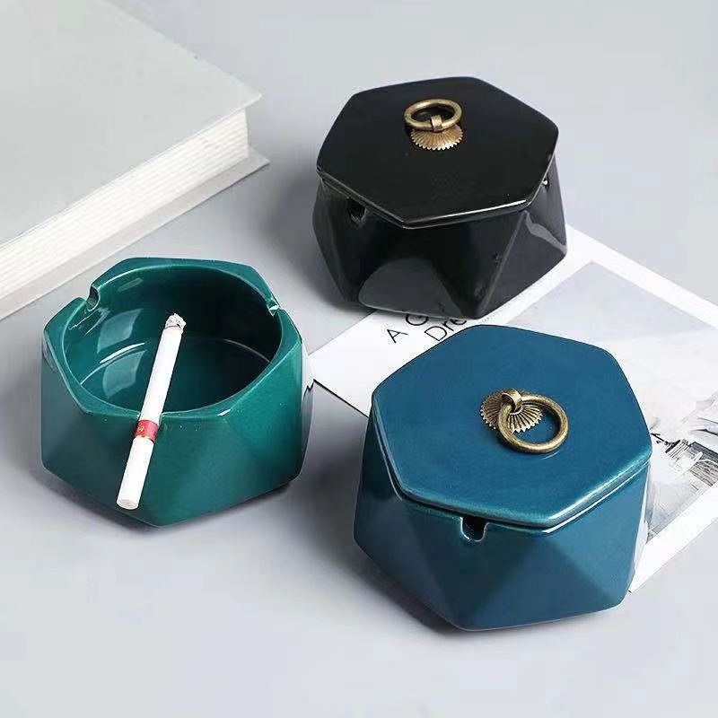 陶瓷带盖烟灰缸创意个性时尚办公室防飞灰大小号客厅家用欧式潮流