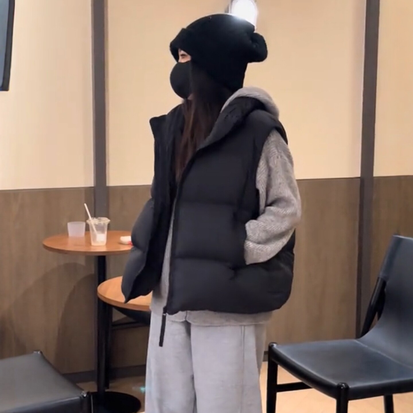 2025秋冬高级感立领羽绒马甲女韩系超好看白鸭绒时尚洋气无袖外套,女装/女士精品,马夹,淘宝优惠券,粉丝福利购,淘宝优惠卷