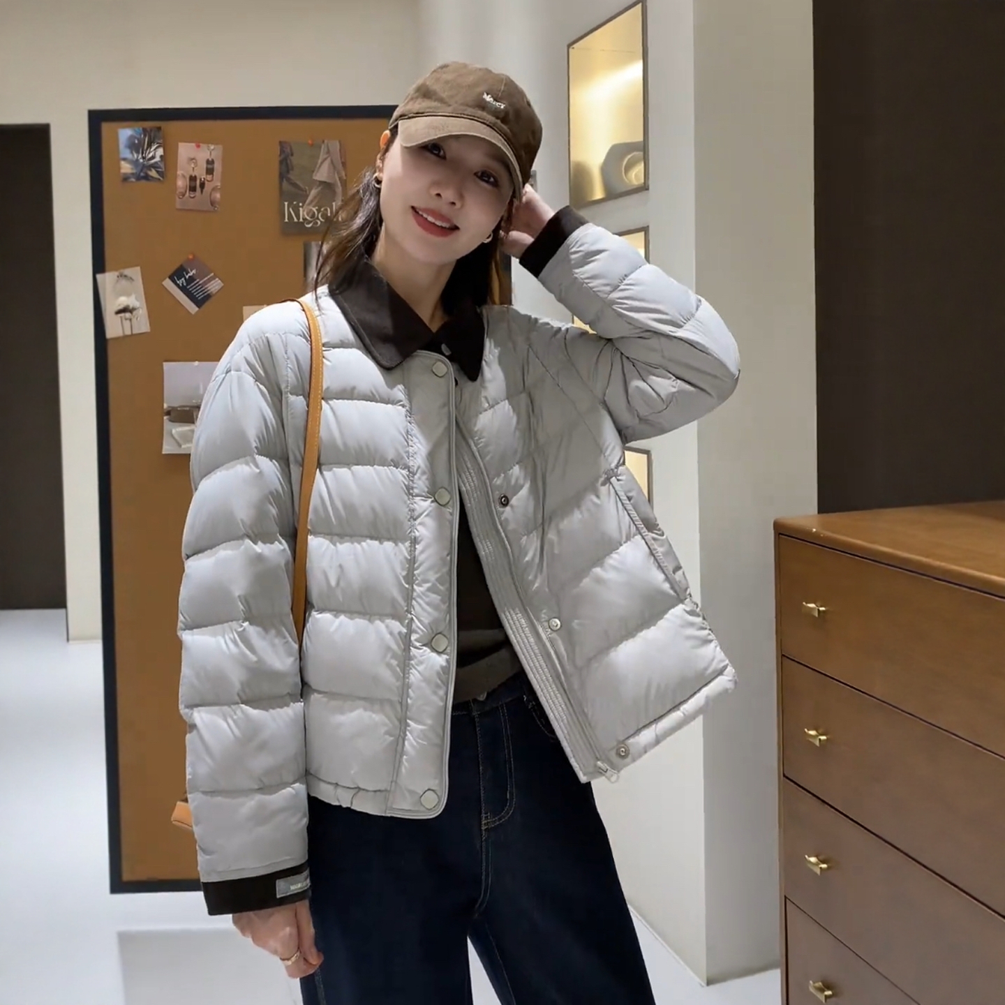 法式设计感拼接短款轻薄羽绒服