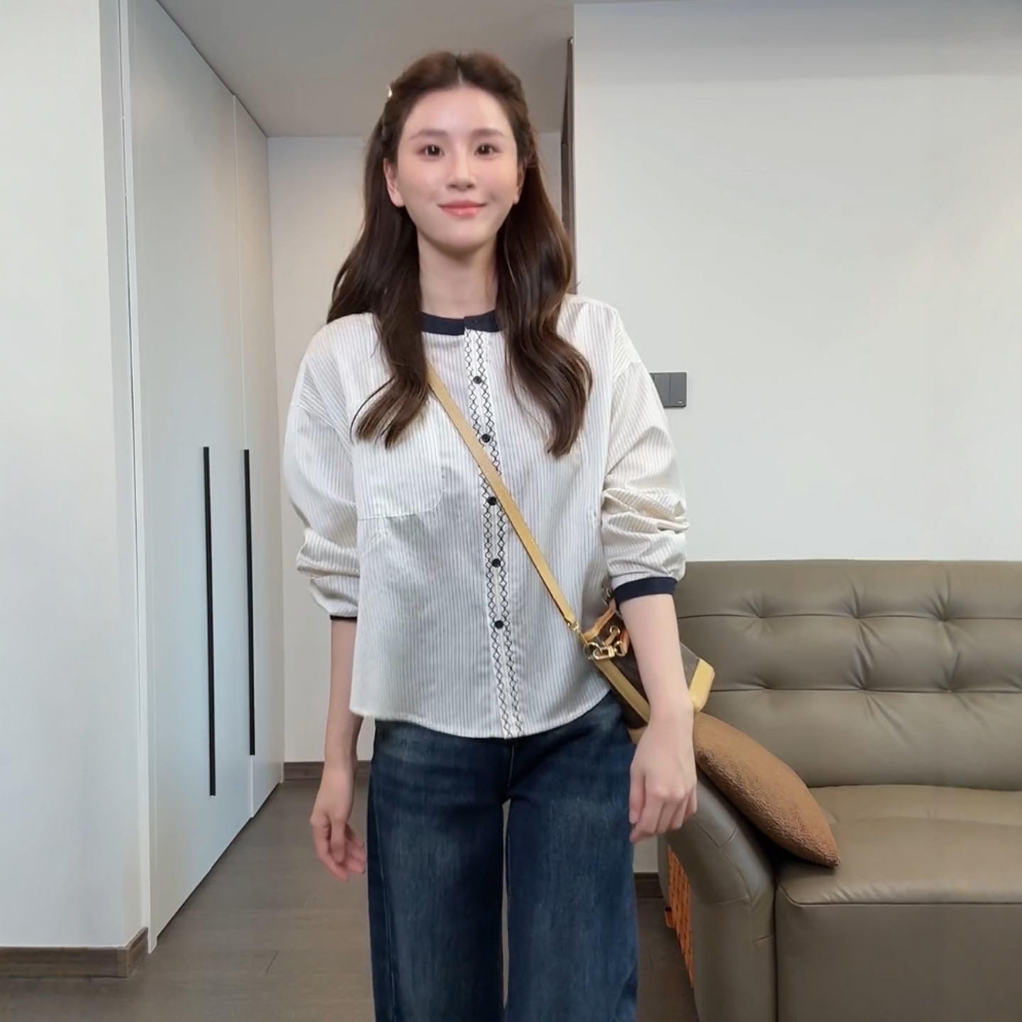 韩版设计感时尚圆领条纹衬衫