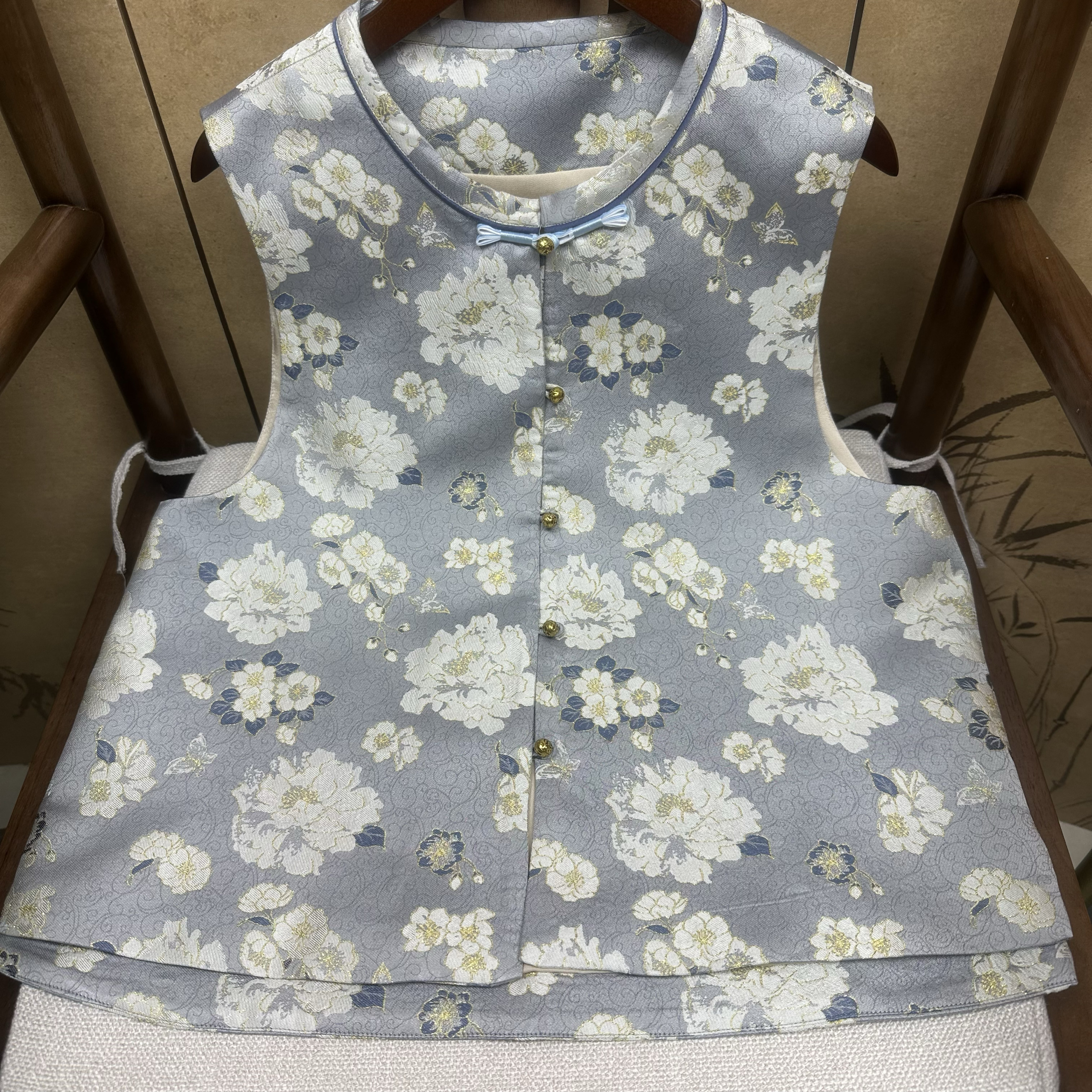 100%桑蚕丝30姆米蓝底老宋锦山茶花对襟马甲新中式国风气质马甲