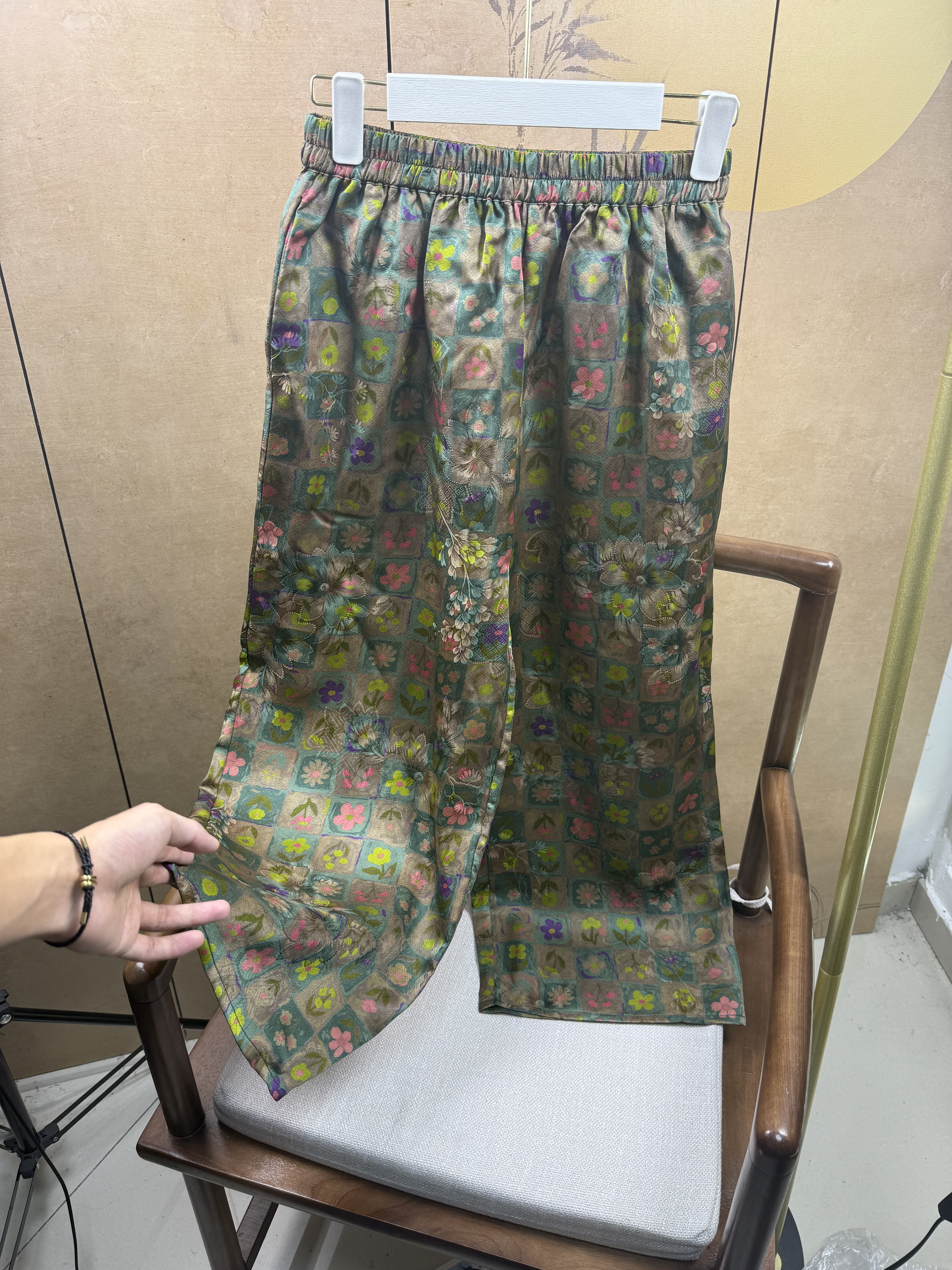 100%桑蚕丝香云纱花萝花格九分裤休闲版夏季凉快通勤穿搭女2025