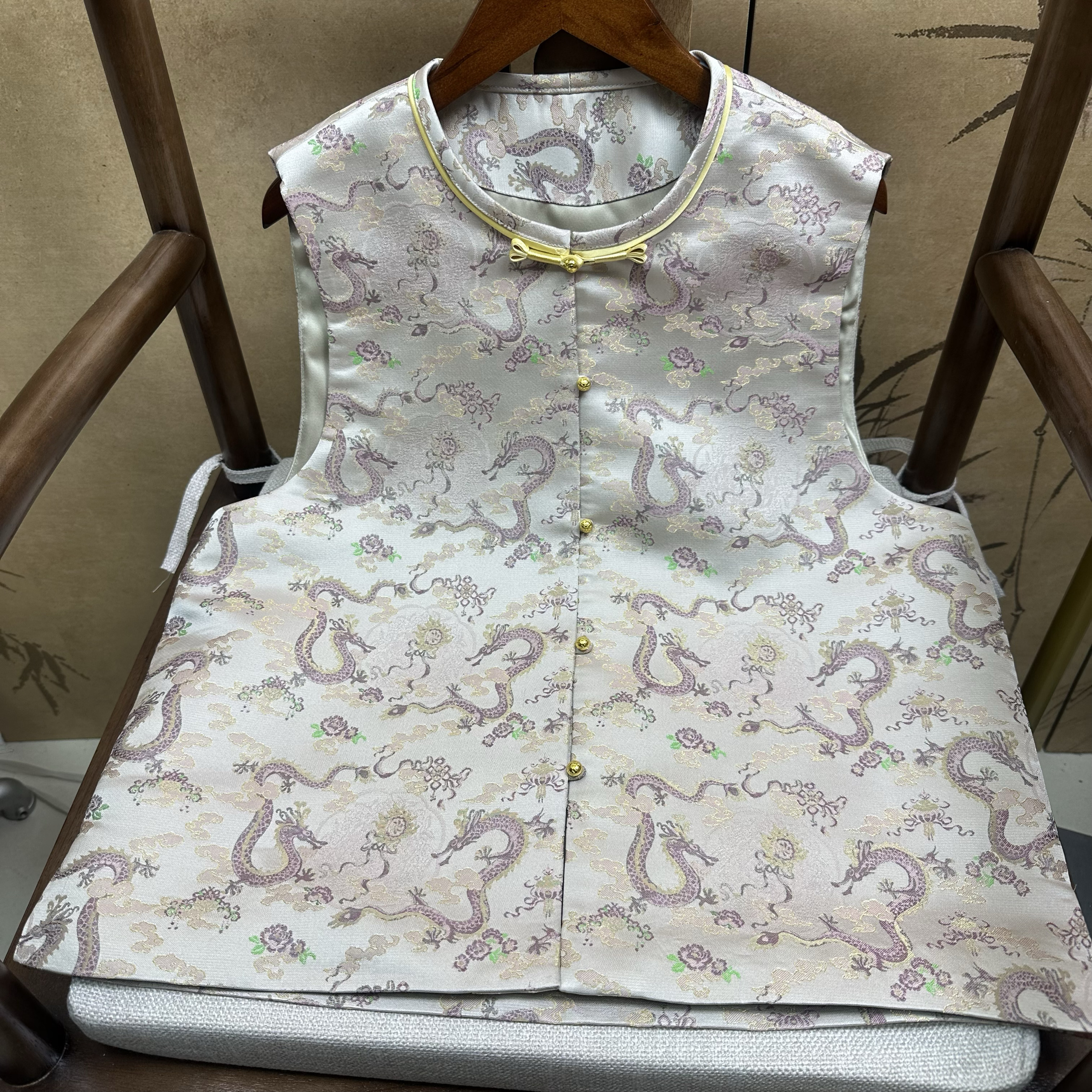 高品质50姆米非遗满分桑蚕丝粉游云苍龙老宋锦马甲新中式国风气质