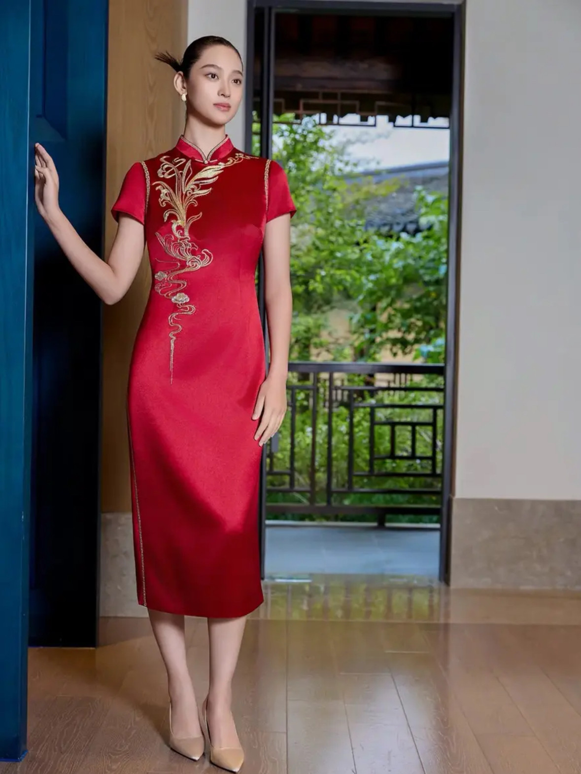 朱紫褕170273高端三醋酸刺绣红旗袍礼服婚宴服装婆婆敬酒服婚礼