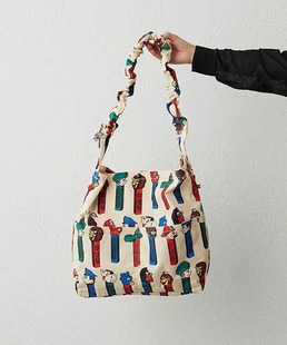 日本潮牌ear动漫周边趣味刺绣单肩斜挎包男女通用小熊猫A4托特包