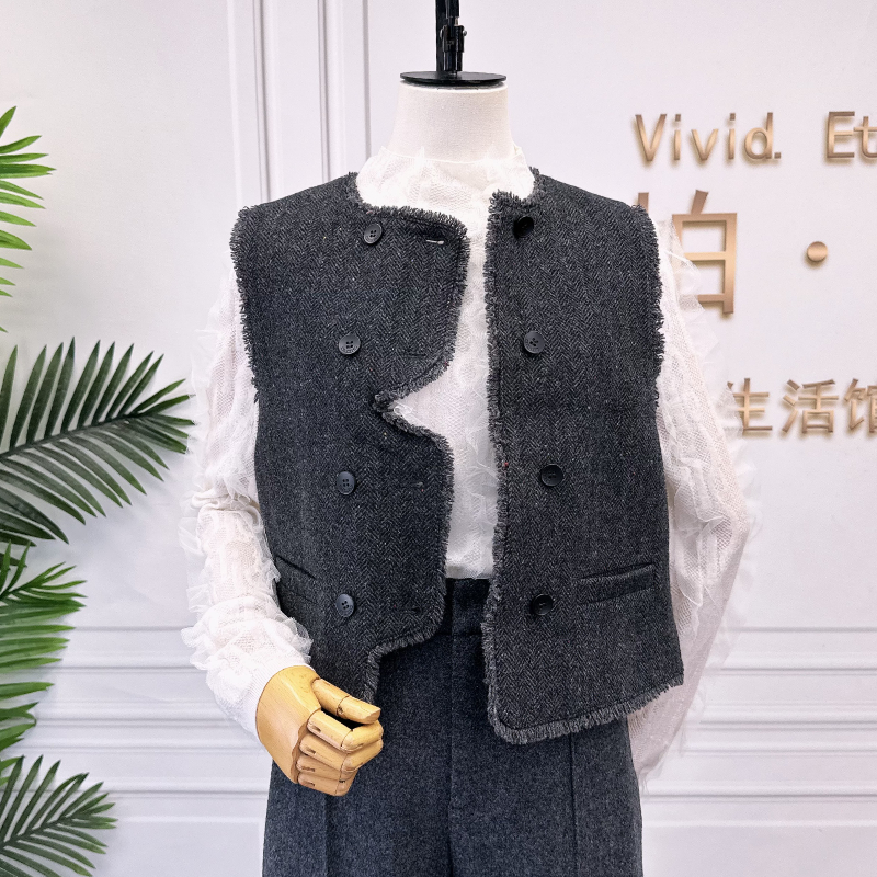 可路莎244700A秋冬流苏香风马甲