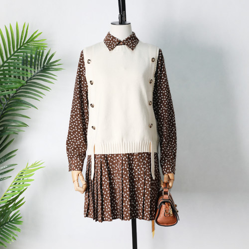 可路莎C141666压褶雪纺连衣裙两件套女秋冬减龄针织背心套装