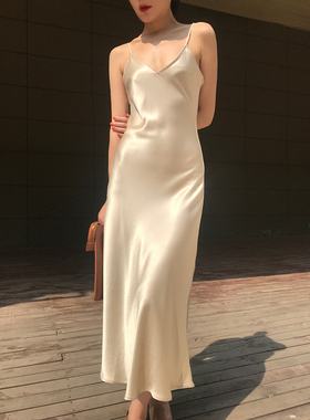 MASA2019夏新品日本进口三醋酸真丝缎面V领吊带收腰修身连衣裙女