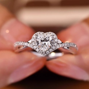 S925莫桑石戒指爱心钻戒围镶桃心型少女时尚轻奢扭臂交叉镀银戒指