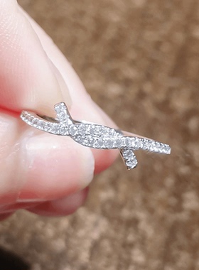 S925莫桑石戒指满天星微镶钻戒交叉轻奢小众设计女款镀银闭口指环