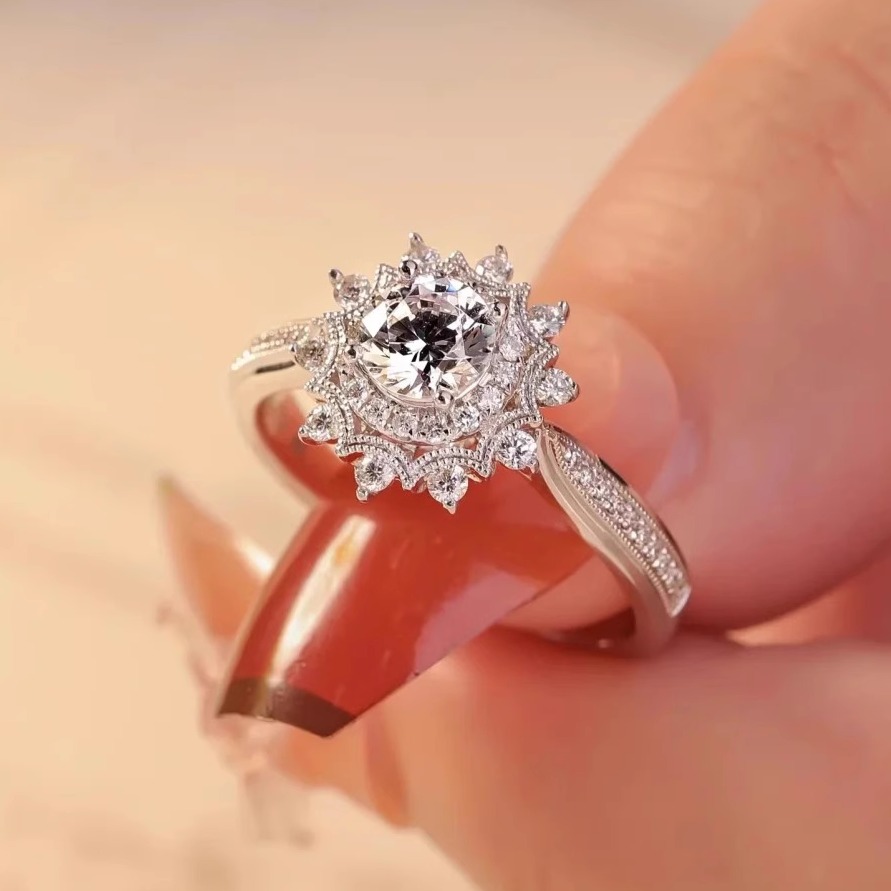 S925纯银莫桑石戒指【童话密镶花型】60分钻戒女款婚戒开口可选