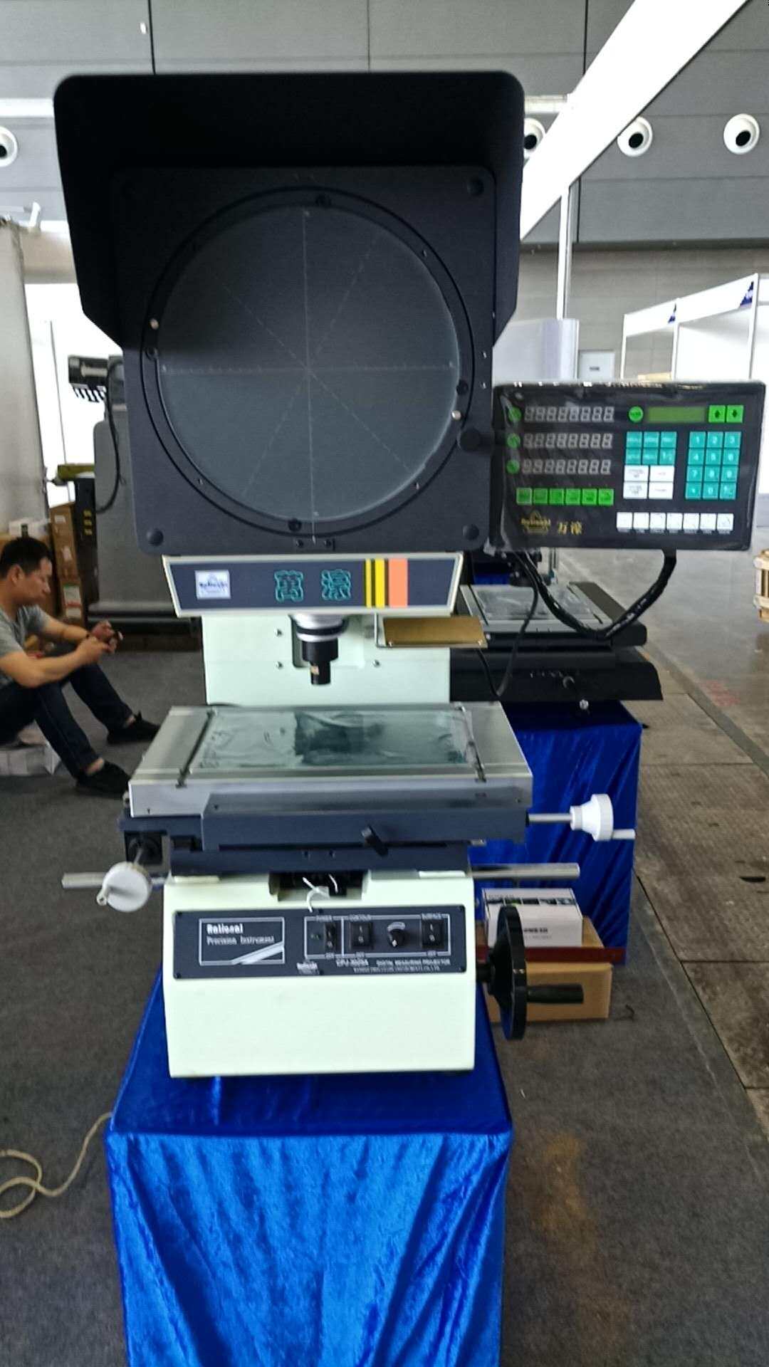 万濠标准型投影仪cpj-3007/cpj-3007z,影像测量仪江西厂家直销