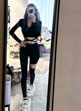 图图小有名气的修身大长腿黑色高腰破洞小脚铅笔牛仔裤女2024