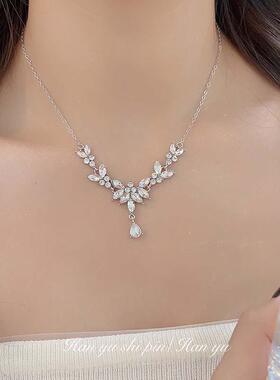 2026欧美新款银色闪钻树叶花朵项链女轻奢超仙小众设计感花枝锁骨