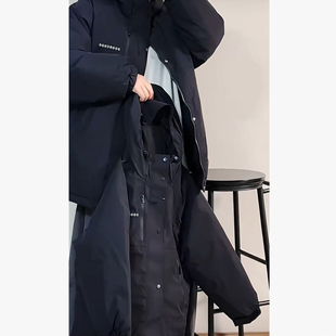 1家 947 撞色拉链冲锋羽绒服