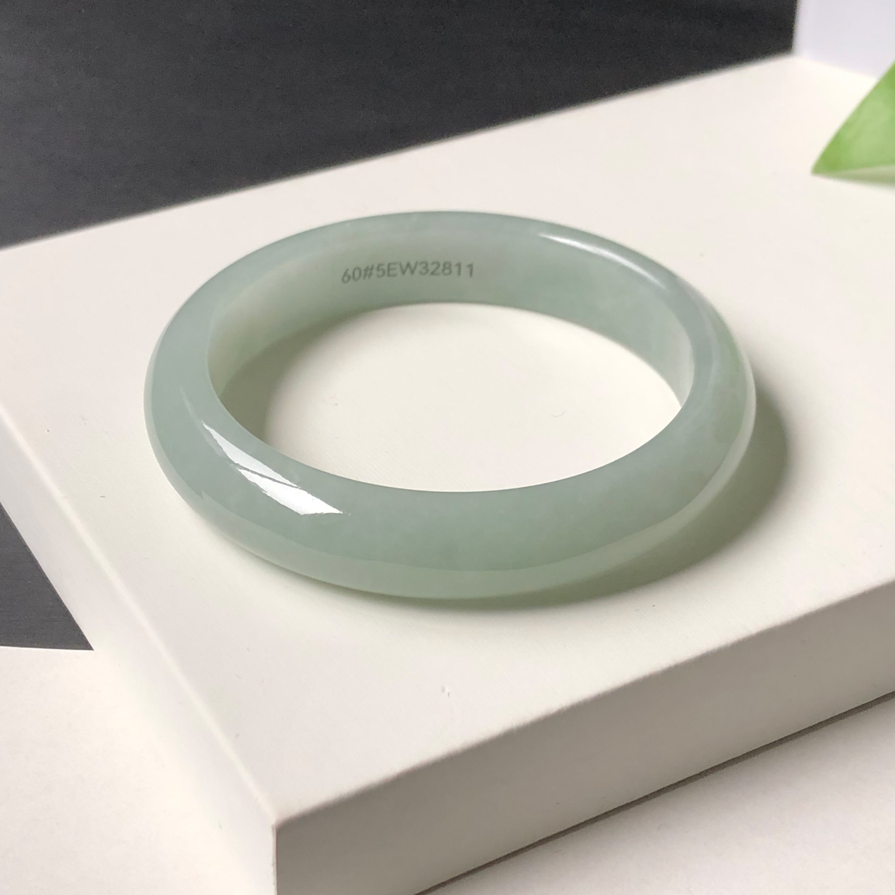 60圈5EW32811平安镯 大艺珠宝糯冰种晴水淡绿缅甸天然翡翠A货手镯