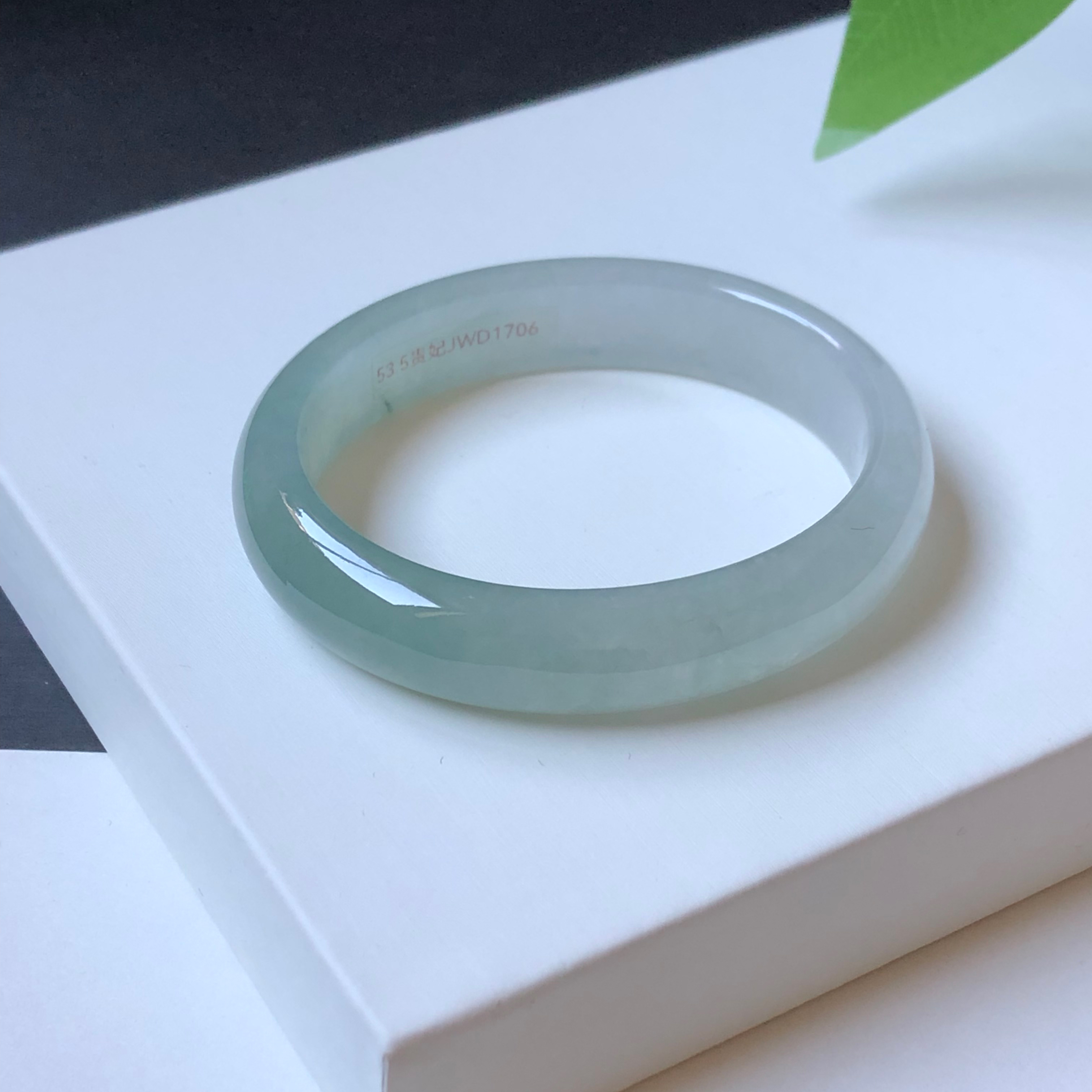 53圈JWD1706贵妃镯 大艺珠宝冰油种晴绿底缅甸天然A货翡翠玉手镯