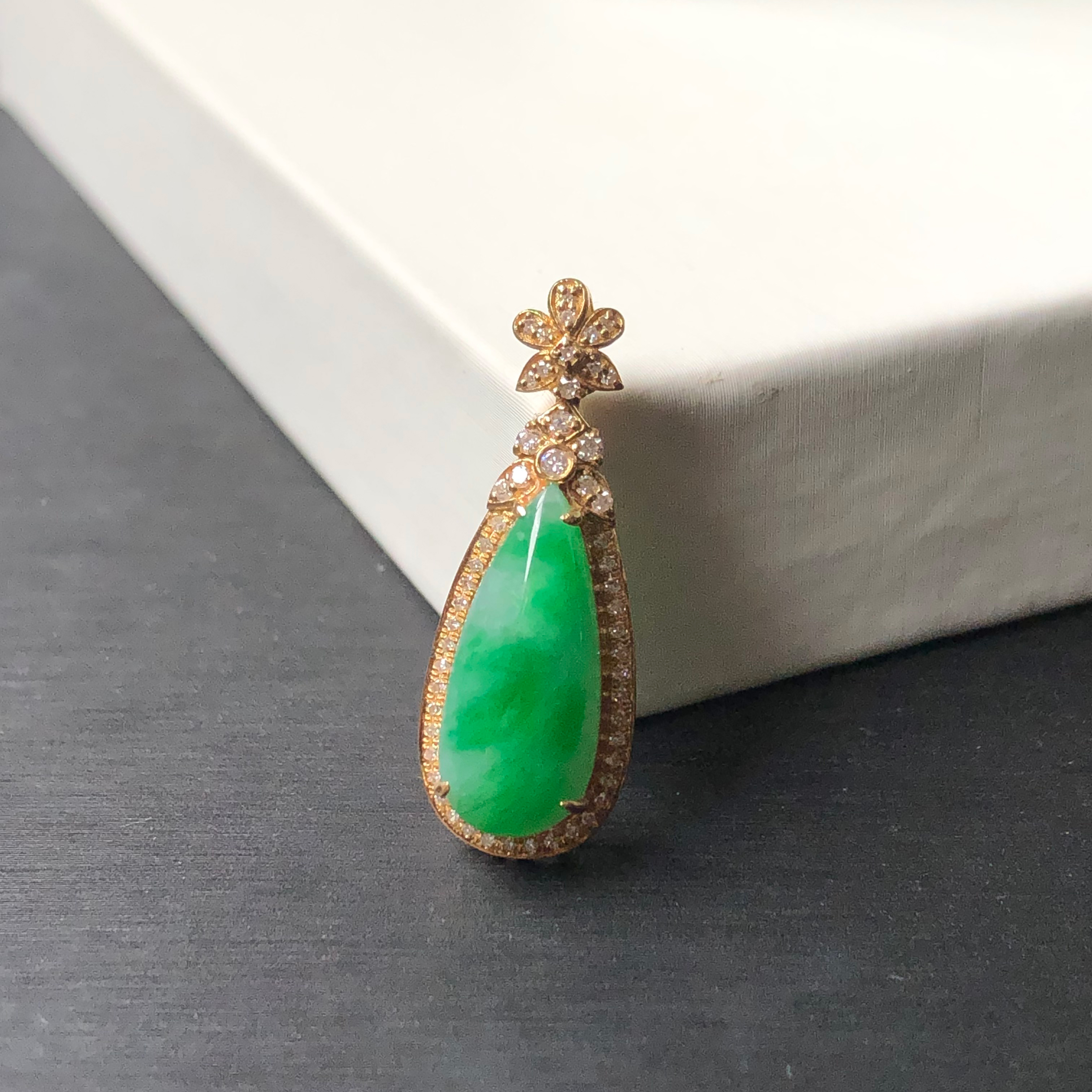 大艺珠宝18k金镶钻辣阳绿飘绿水滴缅甸天然翡翠A货玉石吊坠挂件女