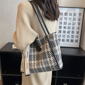 秋冬包包女大容量2023新款潮时尚百搭高级感帆布单肩包通勤托特包