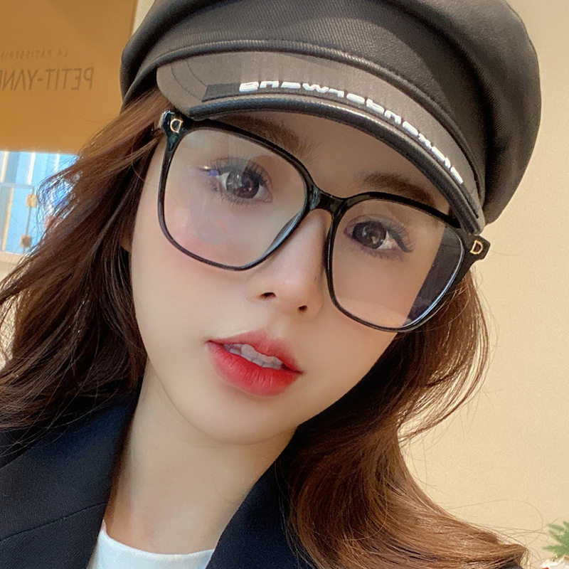 网红同款无度数平光镜2025新款眼镜框架复古透明方形防蓝光近视镜