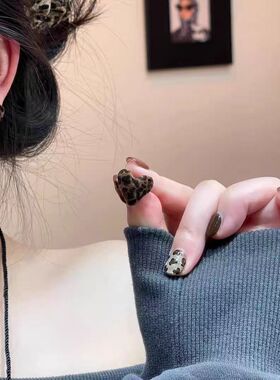 复古豹纹爱心小众独特设计感耳钉