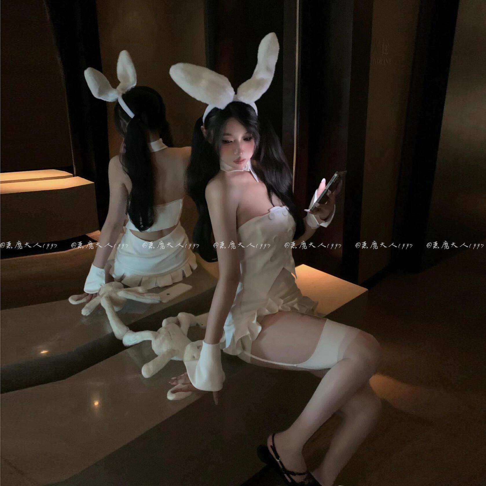 趣味约会战袍纯欲辣妹风