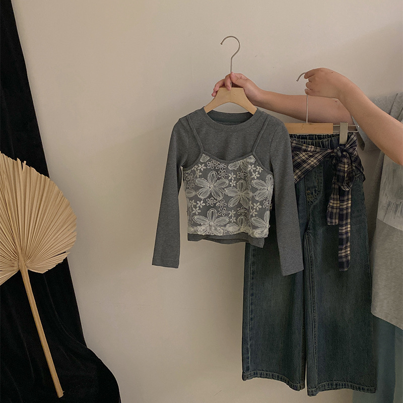 女童韩版秋季新蕾丝花朵假两件上衣2025格子屁帘休闲牛仔裤两件套