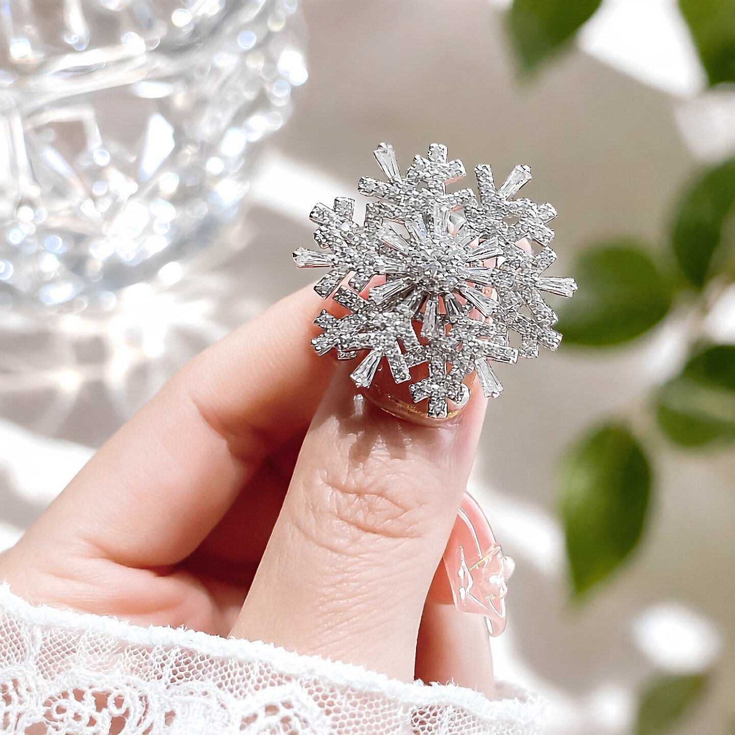 高档轻奢旋转雪花闪钻别针胸针